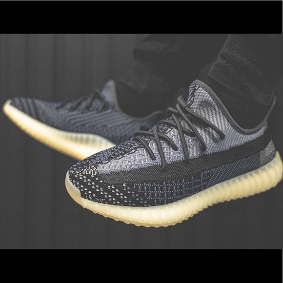 FLASH SALE⚡️Yeezy Boost 350 V2 Carbon - Picture 3 of 4